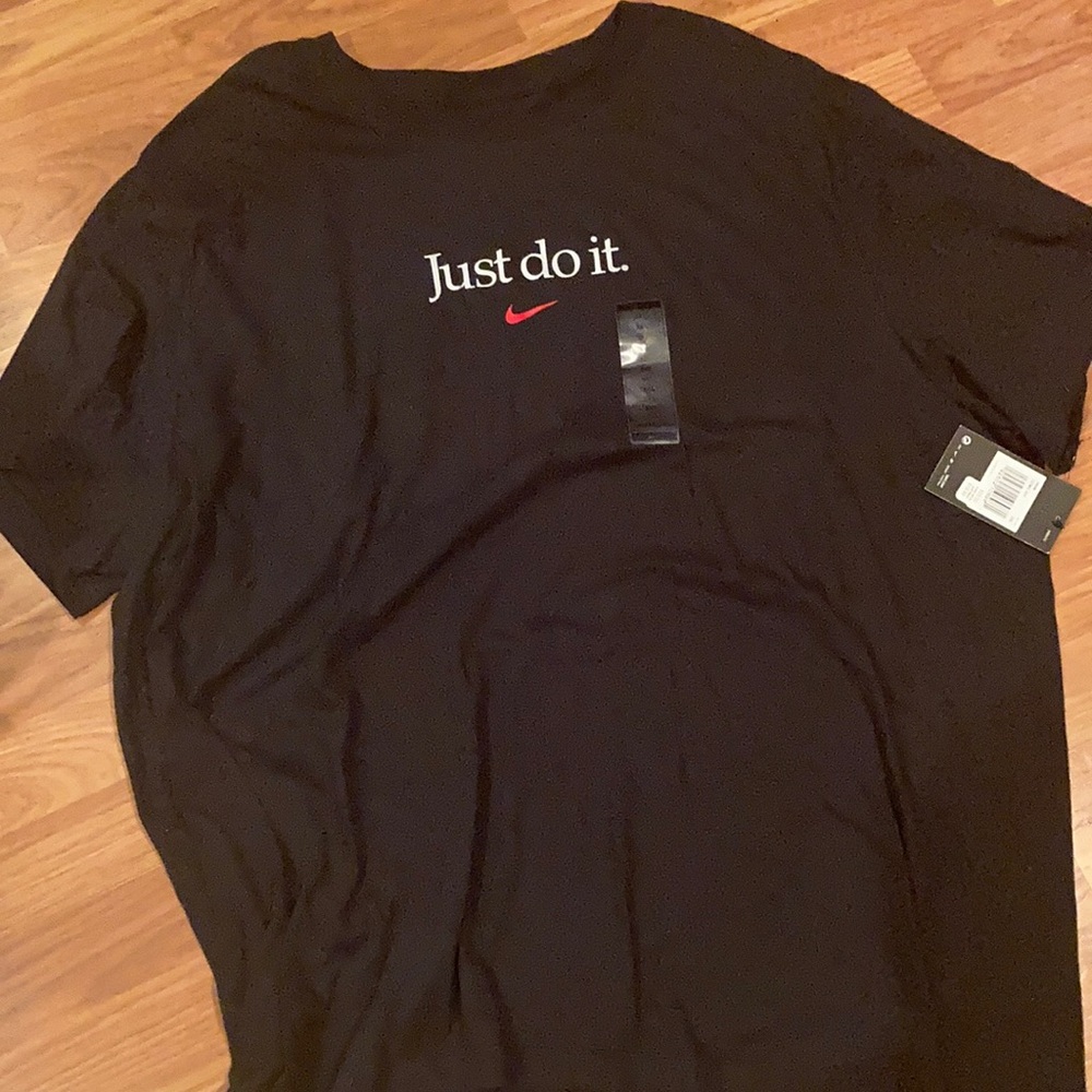 Black men’s Nike shirt size 3x